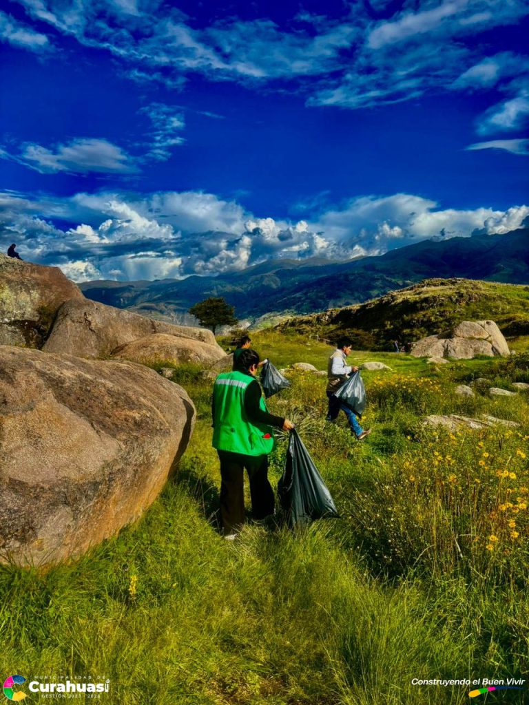 𝗠𝘂𝗻𝗶𝗰𝗶𝗽𝗮𝗹𝗶𝗱𝗮𝗱 𝗱𝗲 𝗖𝘂𝗿𝗮𝗵𝘂𝗮𝘀𝗶 𝗿𝗲𝗮𝗹𝗶𝘇𝗮 𝗹𝗶𝗺𝗽𝗶𝗲𝘇𝗮 𝗱𝗲𝗹 𝗺𝗶𝗿𝗮𝗱𝗼𝗿 𝗱𝗲 𝗖𝗮𝗽𝗶𝘁𝗮́𝗻 𝗥𝘂𝗺𝗶 𝗰𝗼𝗻 𝗺𝗼𝘁𝗶𝘃𝗼 𝗱𝗲 𝗦𝗲𝗺𝗮𝗻𝗮 𝗦𝗮𝗻𝘁𝗮